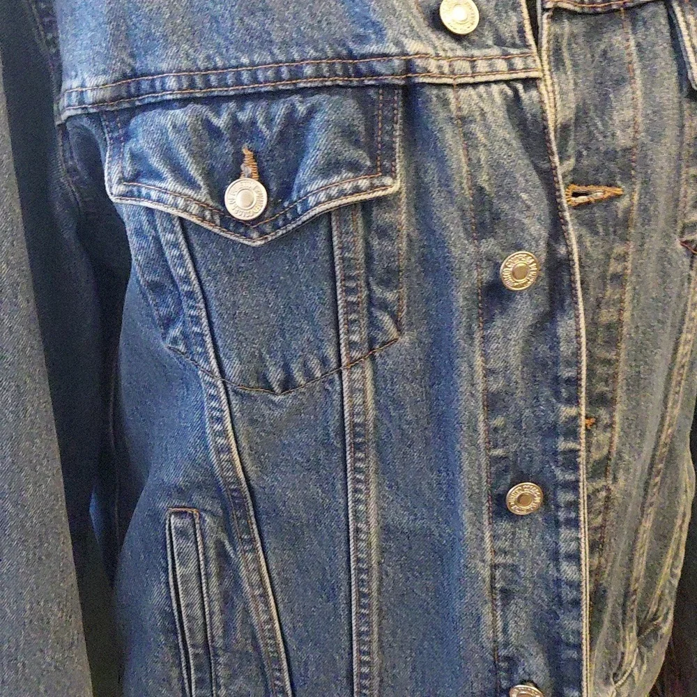 Vintage 90s United Colors Of Benetton MADE IN ITALY Jean Jacket - Picture 5 of 10